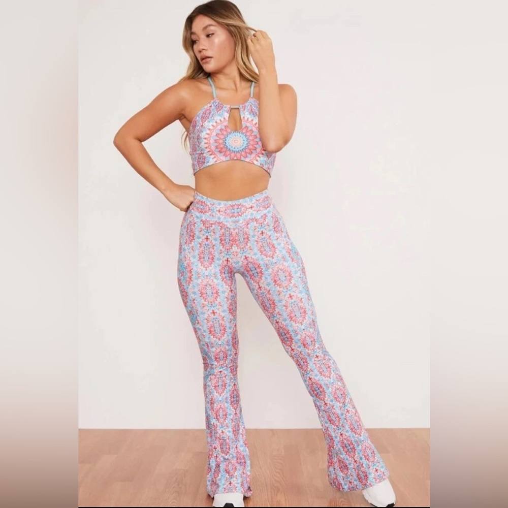 NEW Wolven Amalfi Flare Bell Bottoms Pants Size Small Red Pink Print Soft NWT